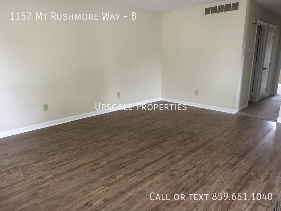 1157 Mount Rushmore Way #B - Photo 3 of 11