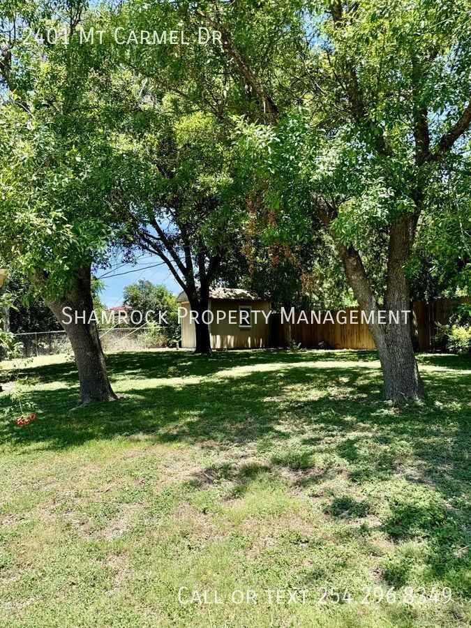 2401 Mount Carmel Dr - Photo 3 of 15