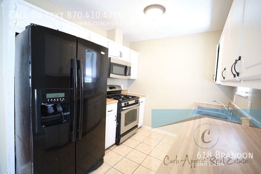 618 Brandon St - Photo 3 of 15