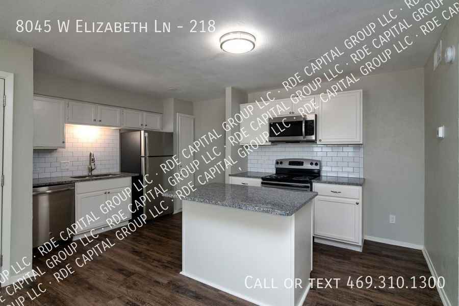 8045 W Elizabeth Ln #218
