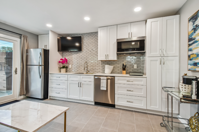 1 Serenity Studio - Photo 6 of 14