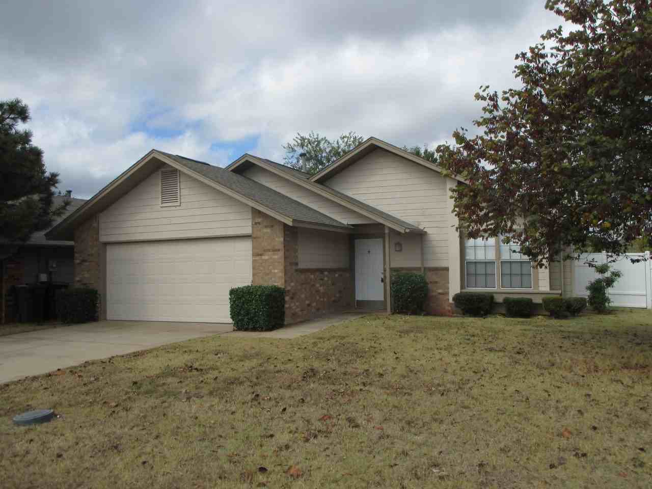 6701 NW 124th St - Photo 2 of 18