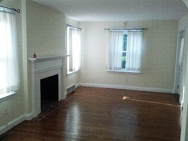 9009 White Ave - Photo 2 of 15