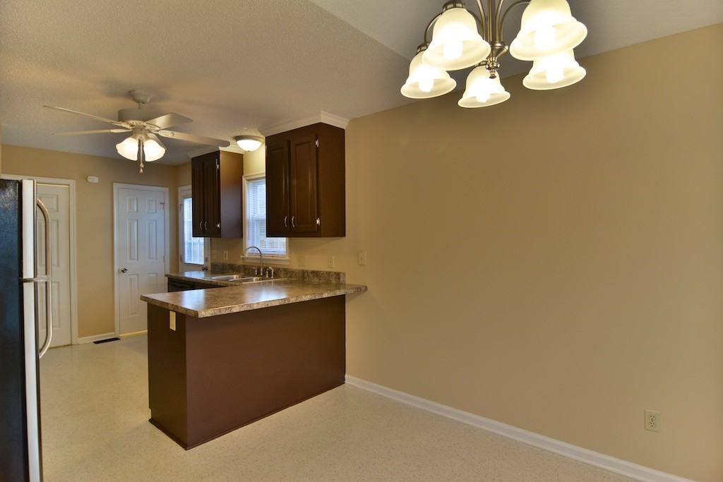111 Tavern Fare Rd - Photo 3 of 28