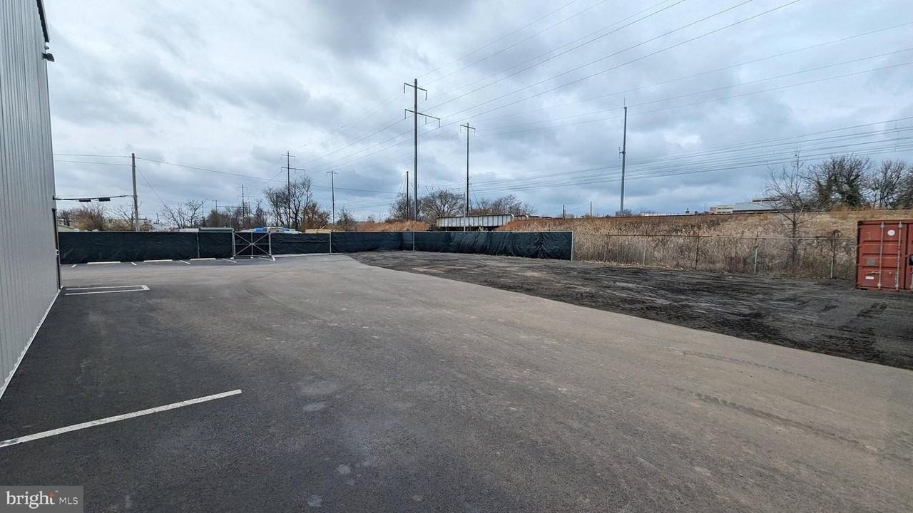 409 Wilson St - Photo 6 of 14