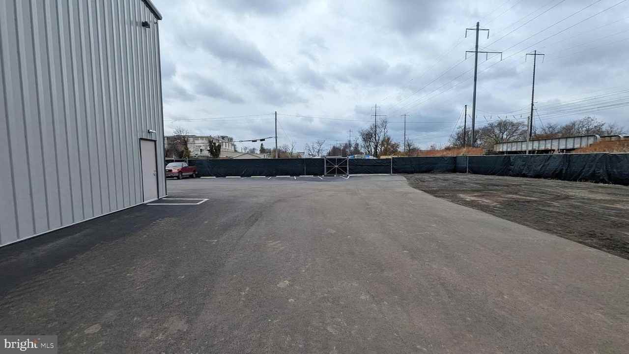 409 Wilson St - Photo 7 of 14