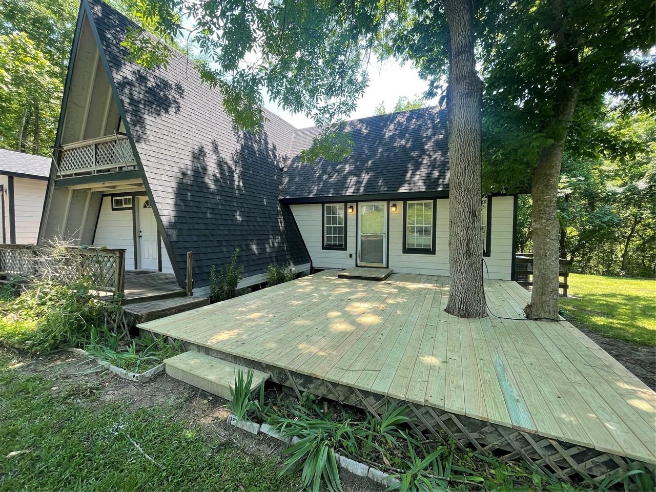 241 Southwood Shores Dr - Photo 3 of 19