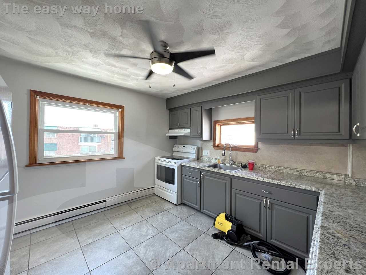 11 Wellington St #2 - Photo 3 of 17