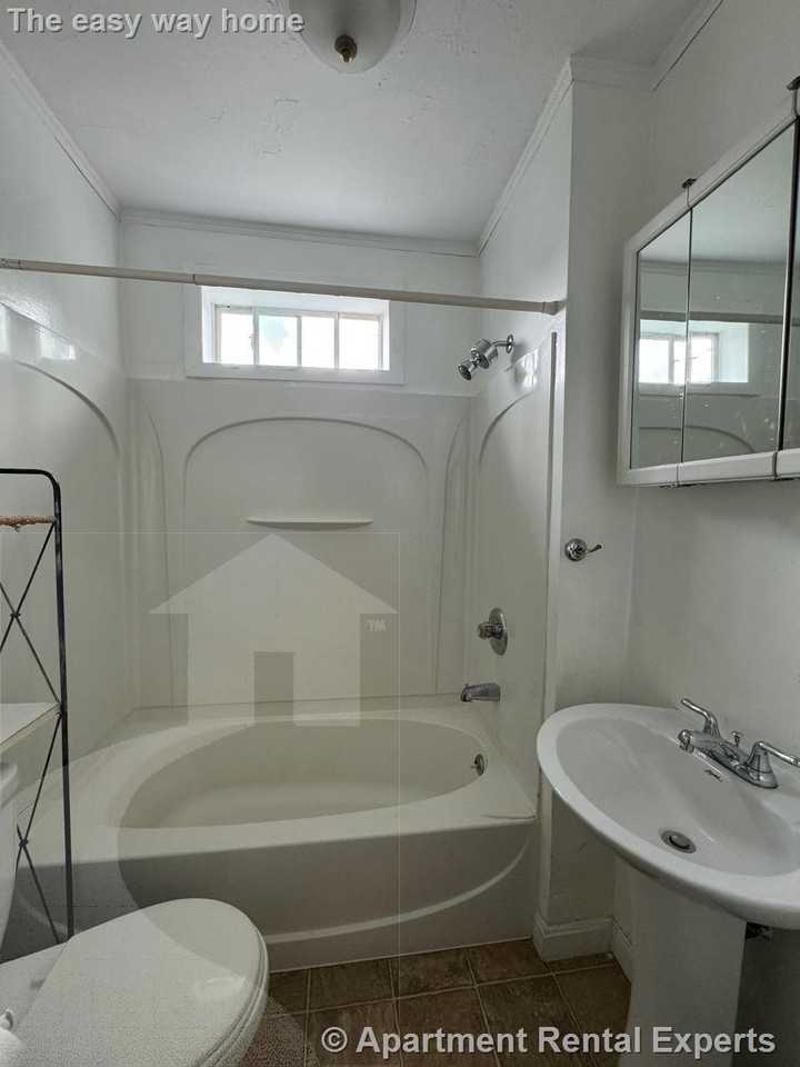 11 Concord Ave #2 - Photo 3 of 17