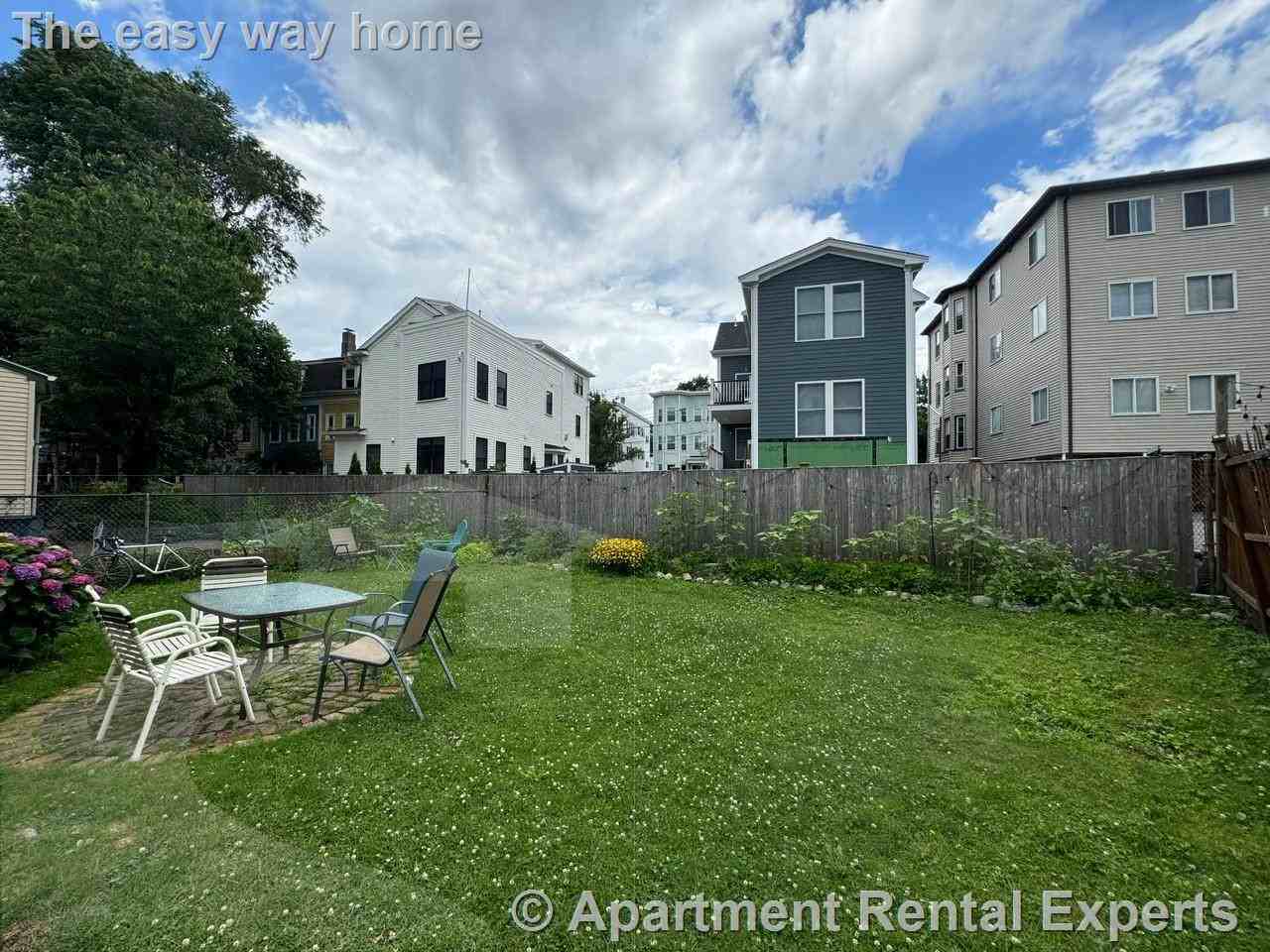 11 Concord Ave #2 - Photo 4 of 17