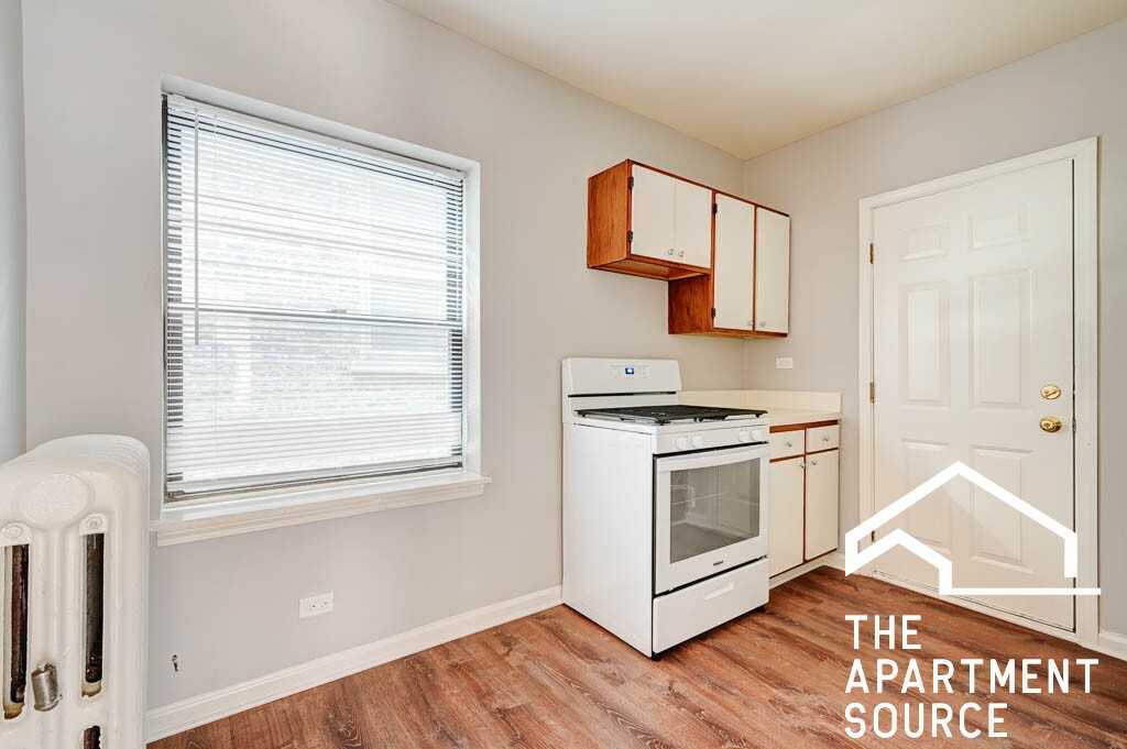 5744 N Winthrop Ave #302 - Photo 3 of 6