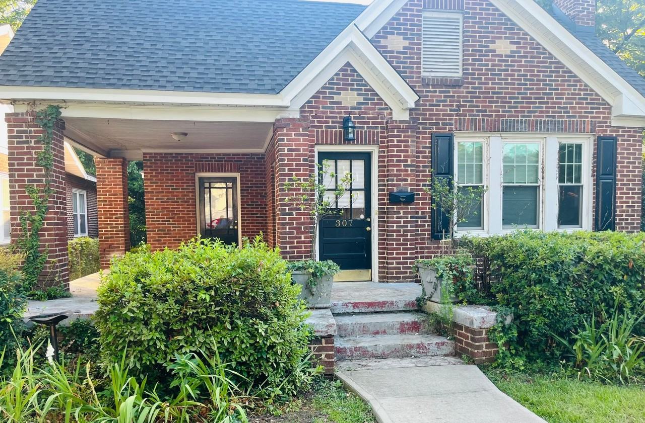 307 S Waccamaw Ave - Photo 2 of 16