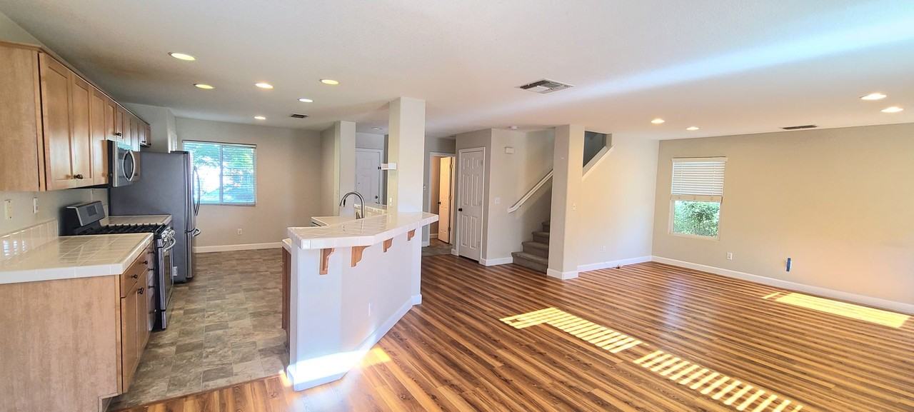 4440 Pittsfield Way - Photo 3 of 40