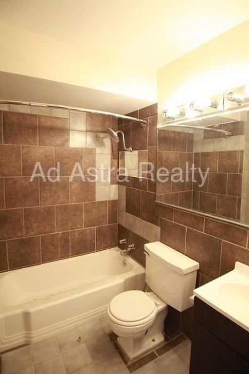 5439 N Lydia Ave - Photo 5 of 6