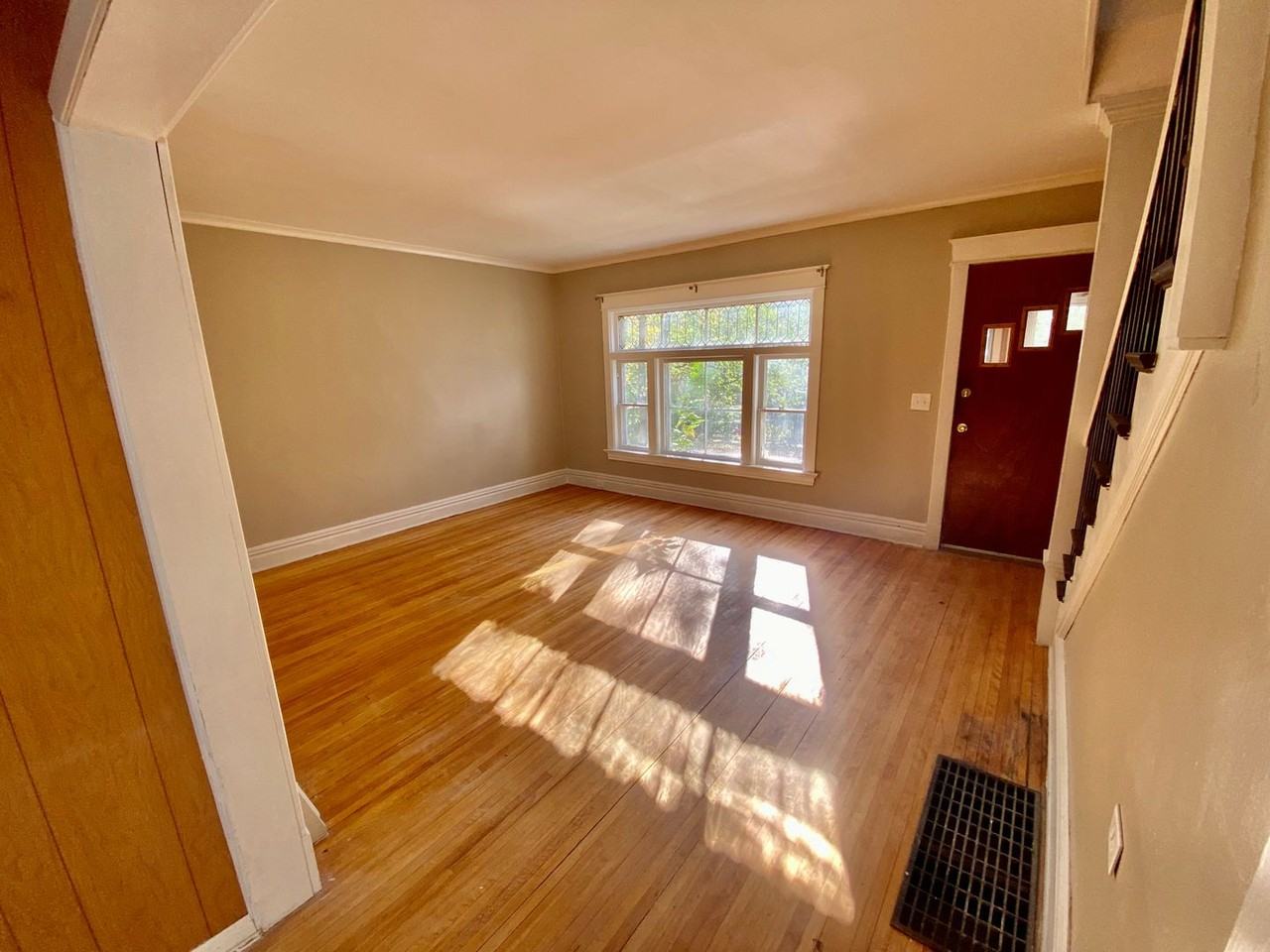 3313 Vernon St - Photo 2 of 9