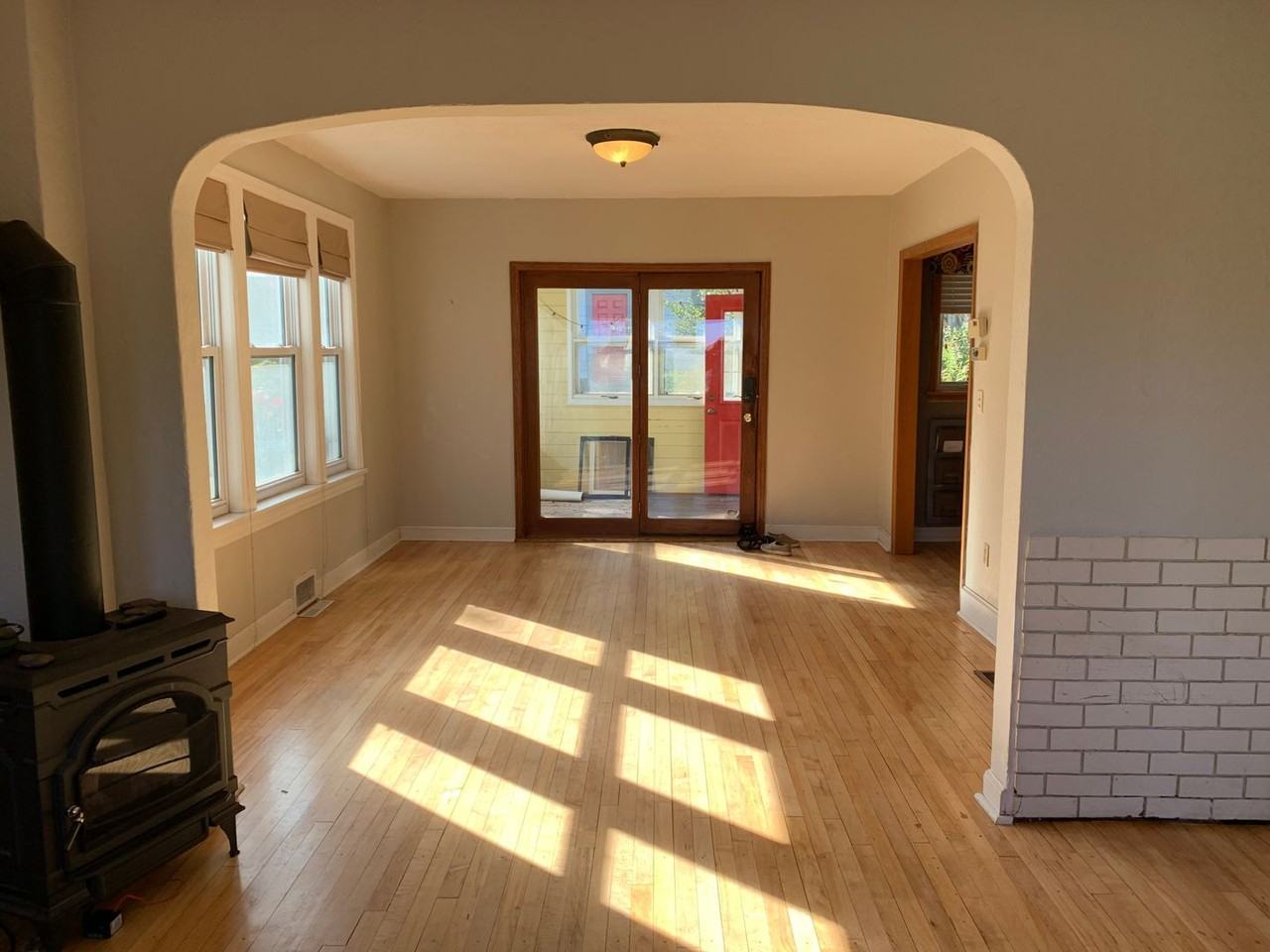 1405 N 9th Ave E - Photo 2 of 13