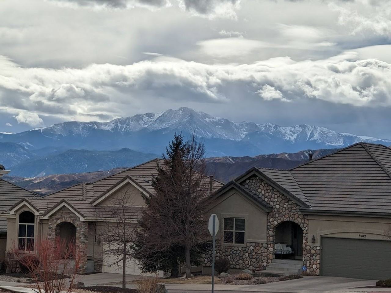 1889 Parliament Dr - Photo 3 of 45