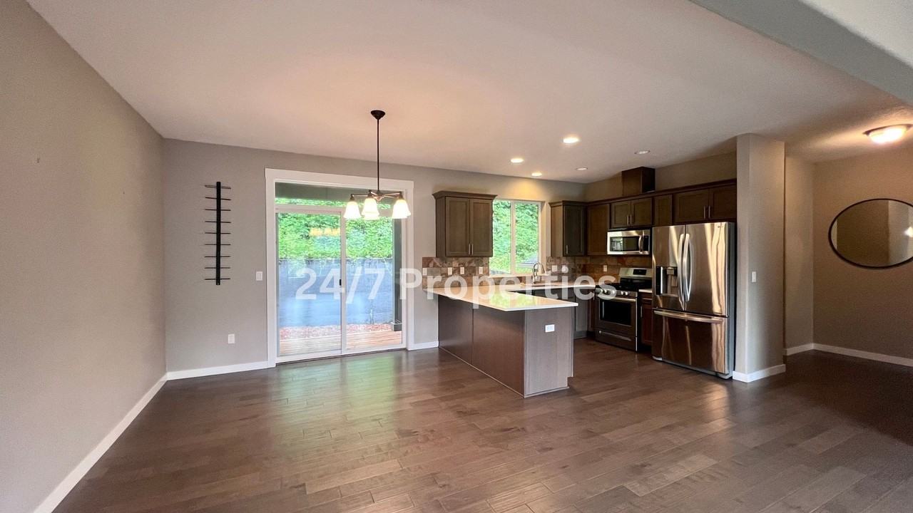 17320 Aubin St - Photo 3 of 24