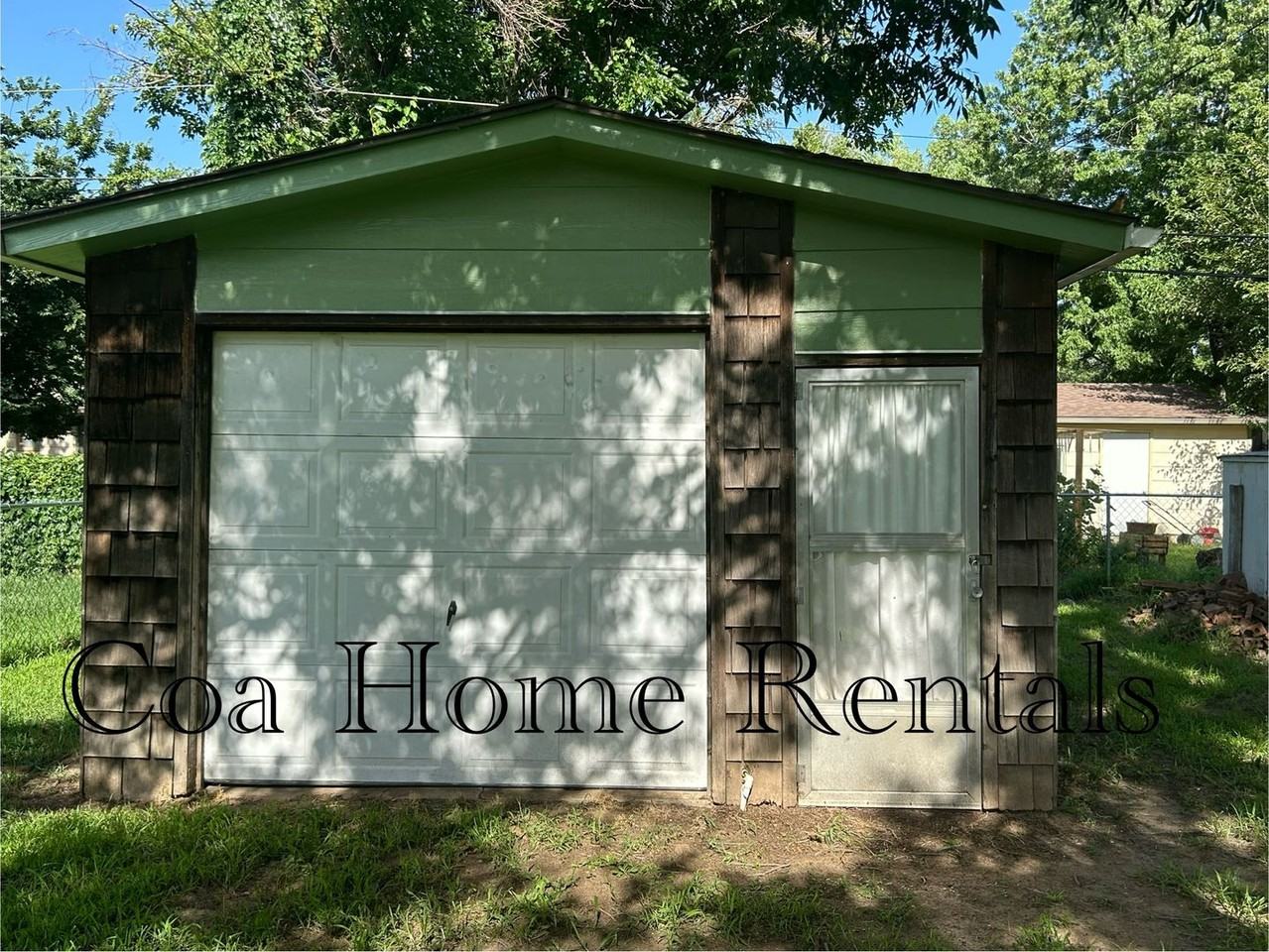 1221 N Smith St - Photo 7 of 21