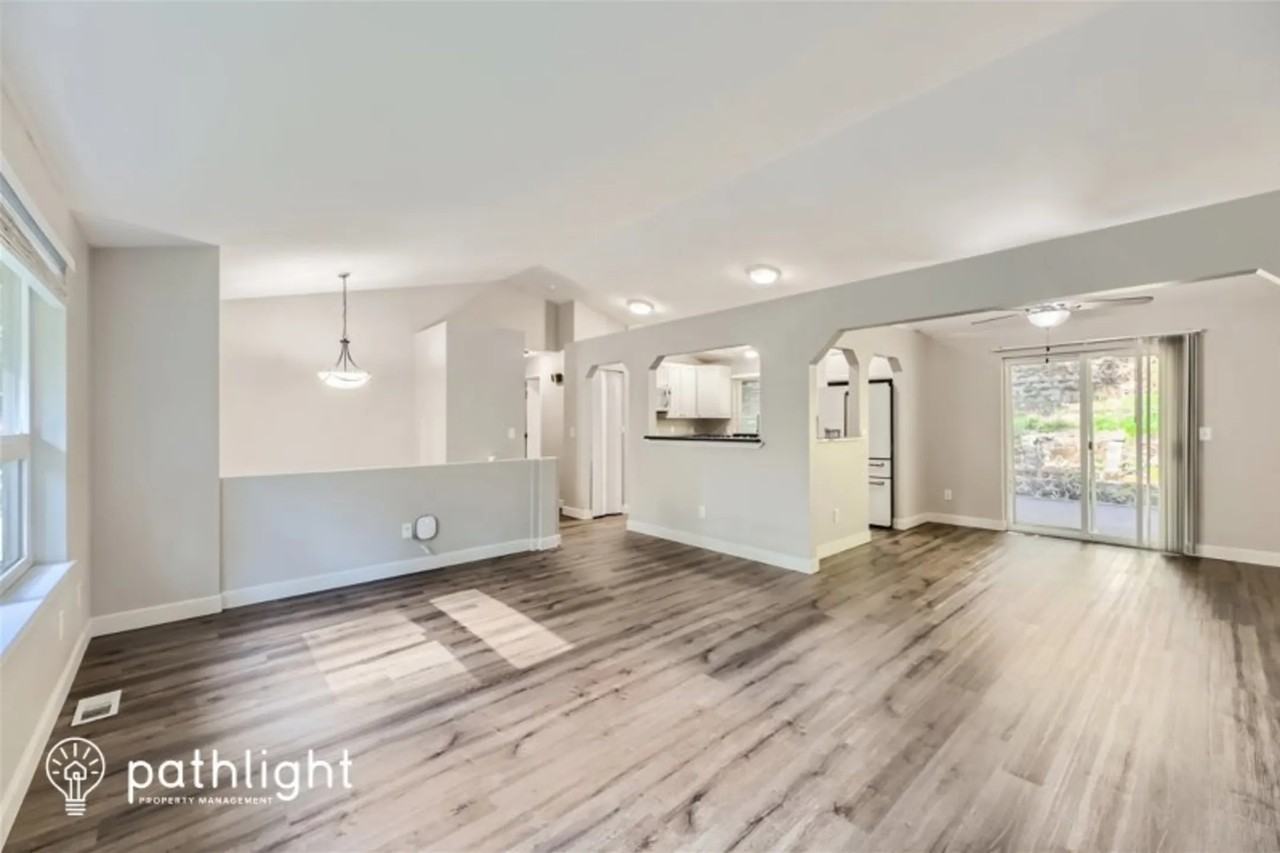 4511 Grand Ave - Photo 3 of 20