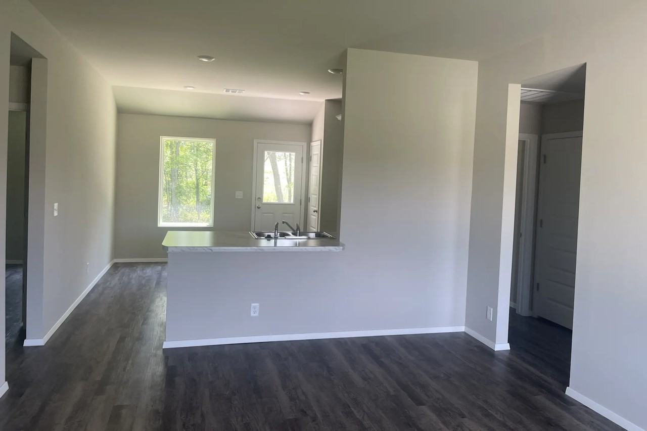 909 W Raven Dr - Photo 3 of 4