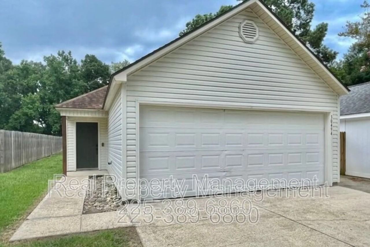 30494 Fairway View Dr, Denham Springs, LA 70726 3 bedroom House