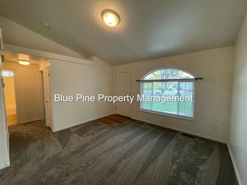 1156 Matchpoint Dr - Photo 4 of 22