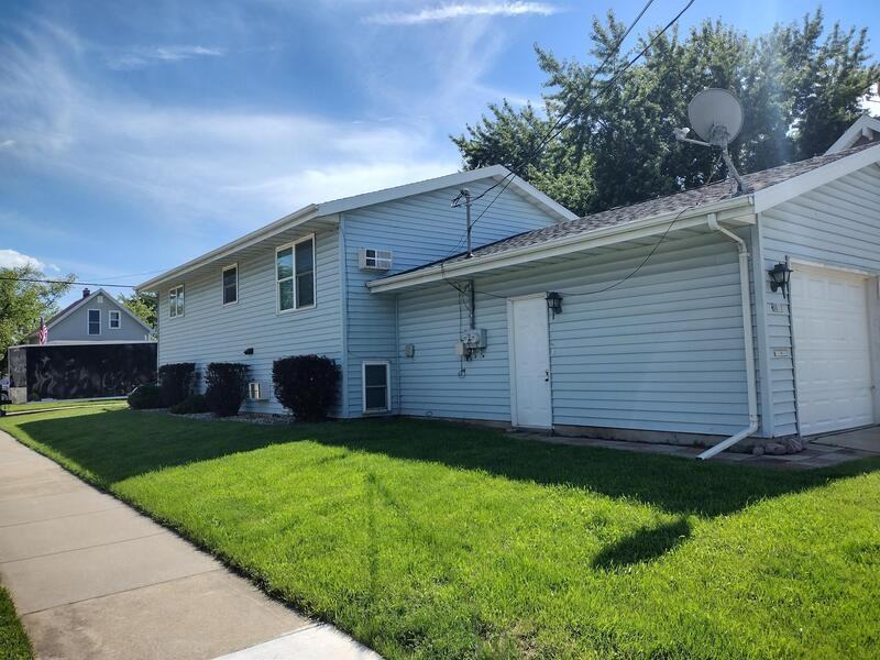 1103 Arthur Ave - Photo 2 of 26