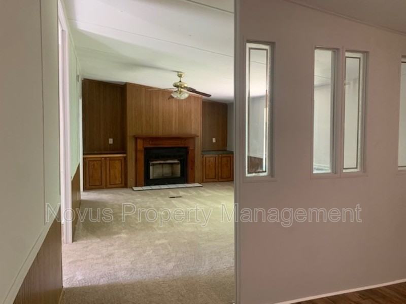221 Oakleigh Dr - Photo 2 of 18