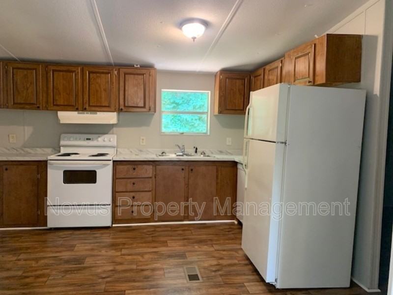 221 Oakleigh Dr - Photo 4 of 18
