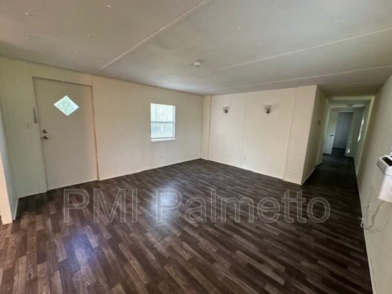 557 Sunset Rd - Photo 3 of 23