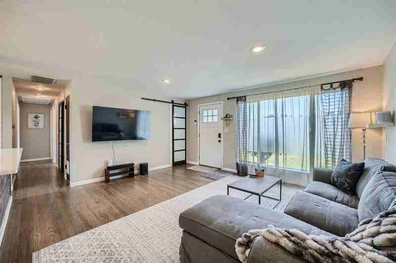3717 Ne 10th St - Photo 3 of 19