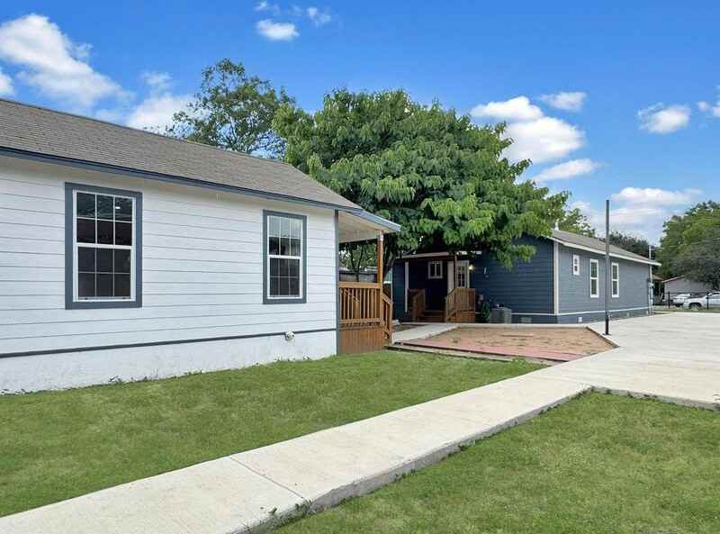 1006 Center St