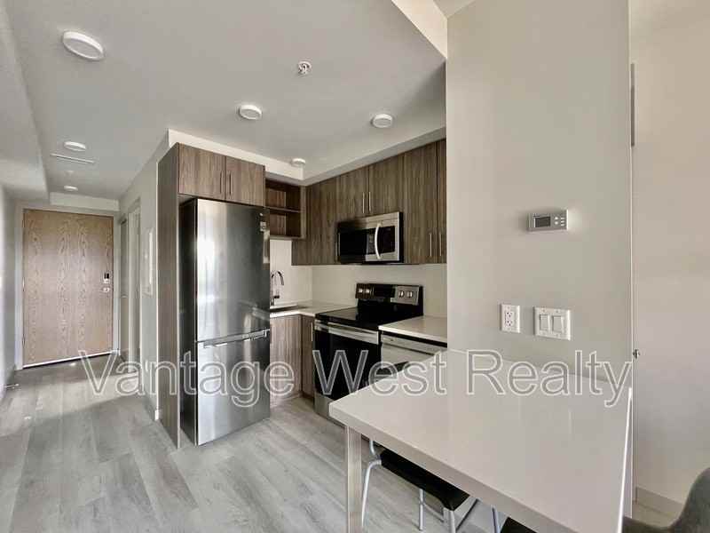 316 Dougall Rd N - Photo 7 of 17