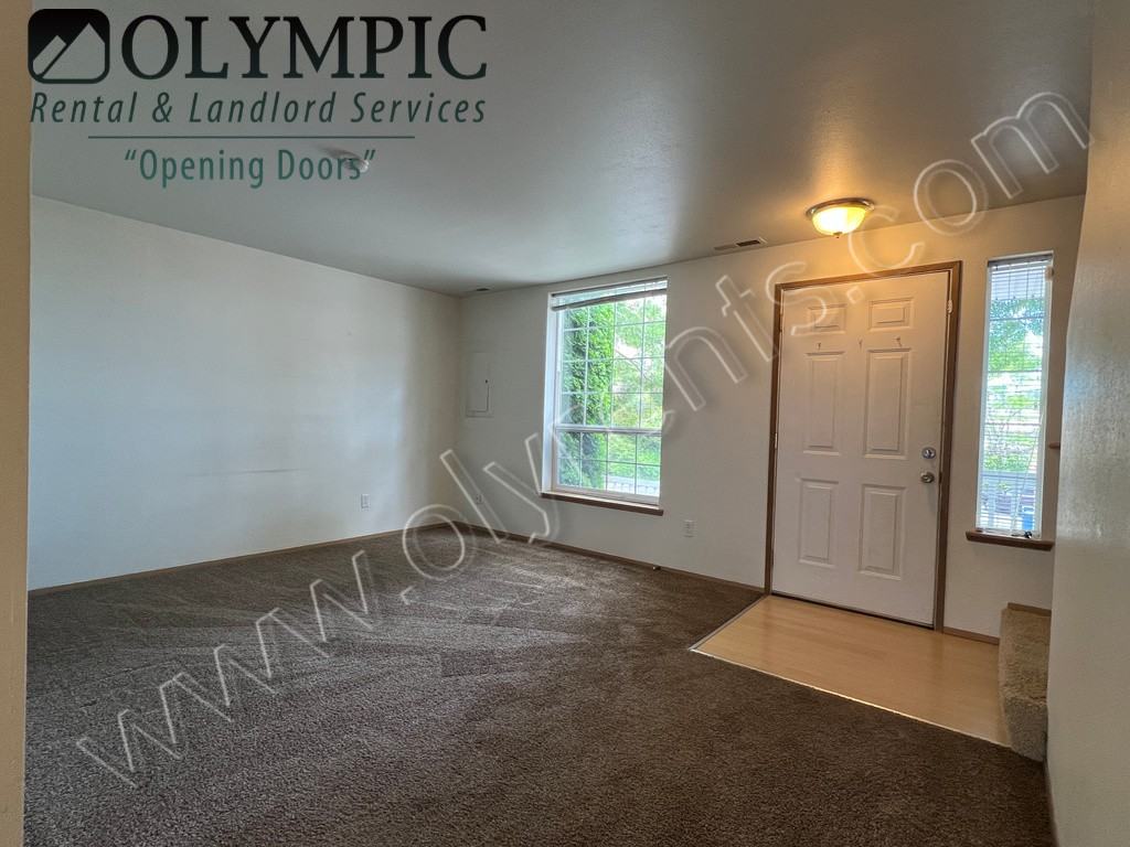 827 Jefferson St Se - Photo 2 of 13