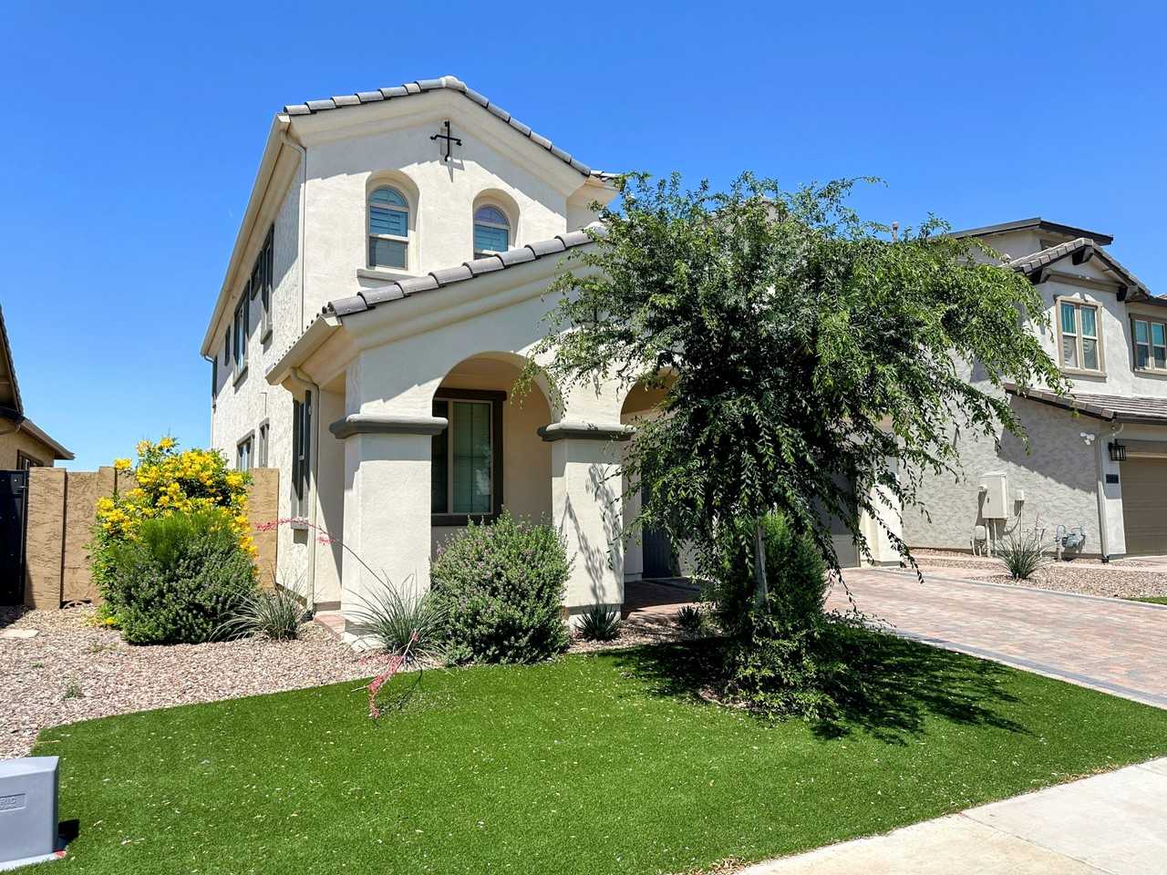 4146 S Columbus Dr - Photo 2 of 50