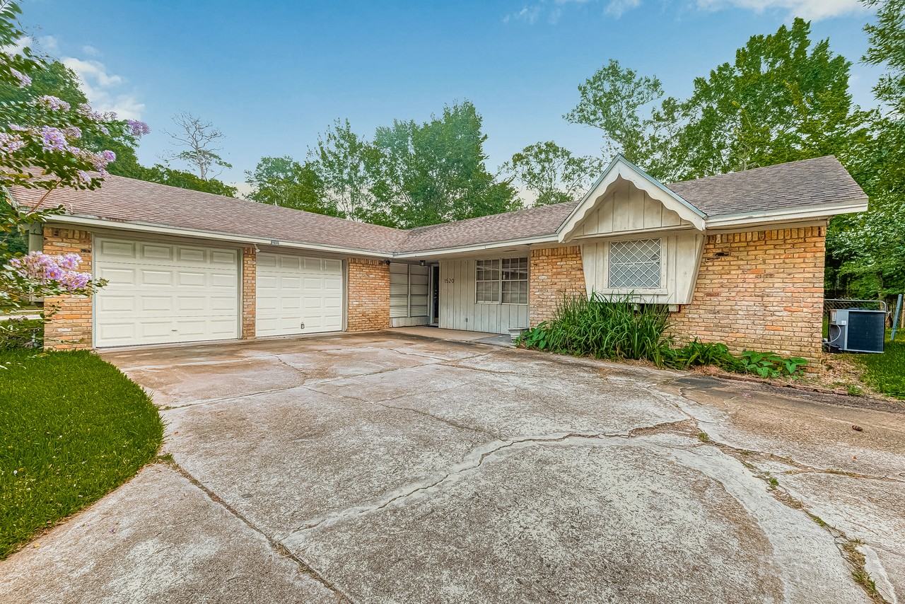 1520 Pinegrove St - Photo 2 of 21