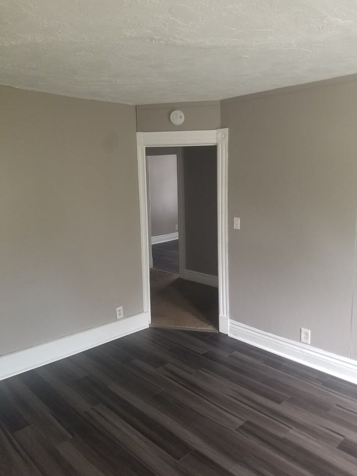 11 Sunnyside St - Photo 2 of 15