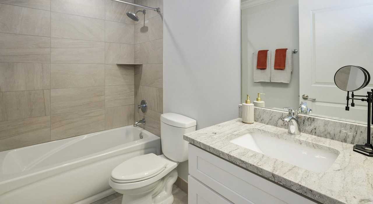 W Monroe St #1050-417 - Photo 4 of 15