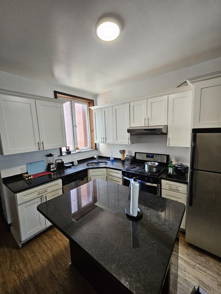 529 Harvard St #1 - Photo 3 of 43