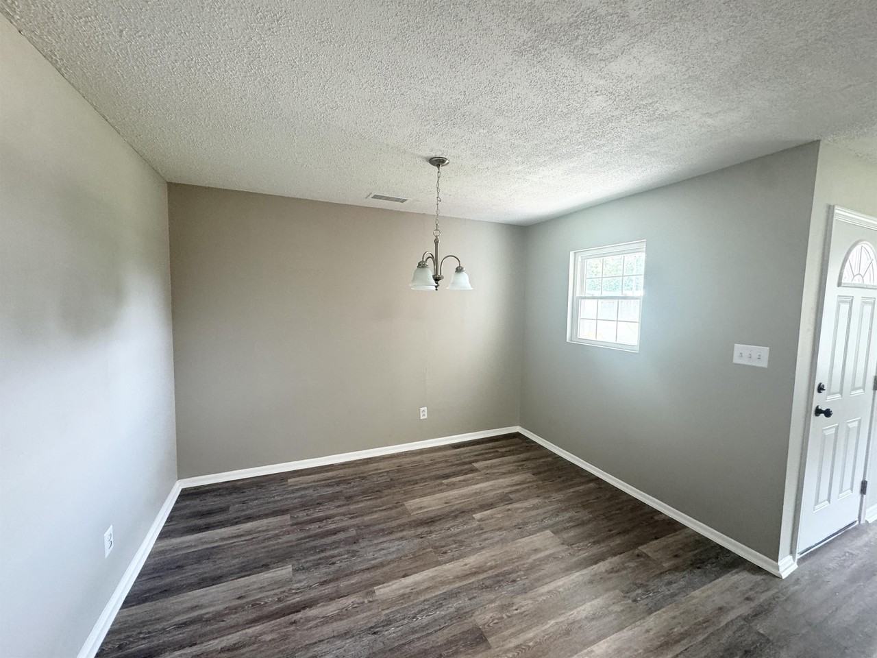 103 Chris Drive - Photo 2 of 16