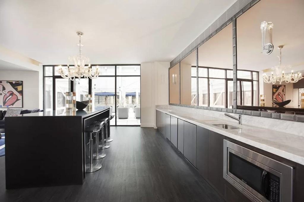 Wall St #1716 - Photo 4 of 8