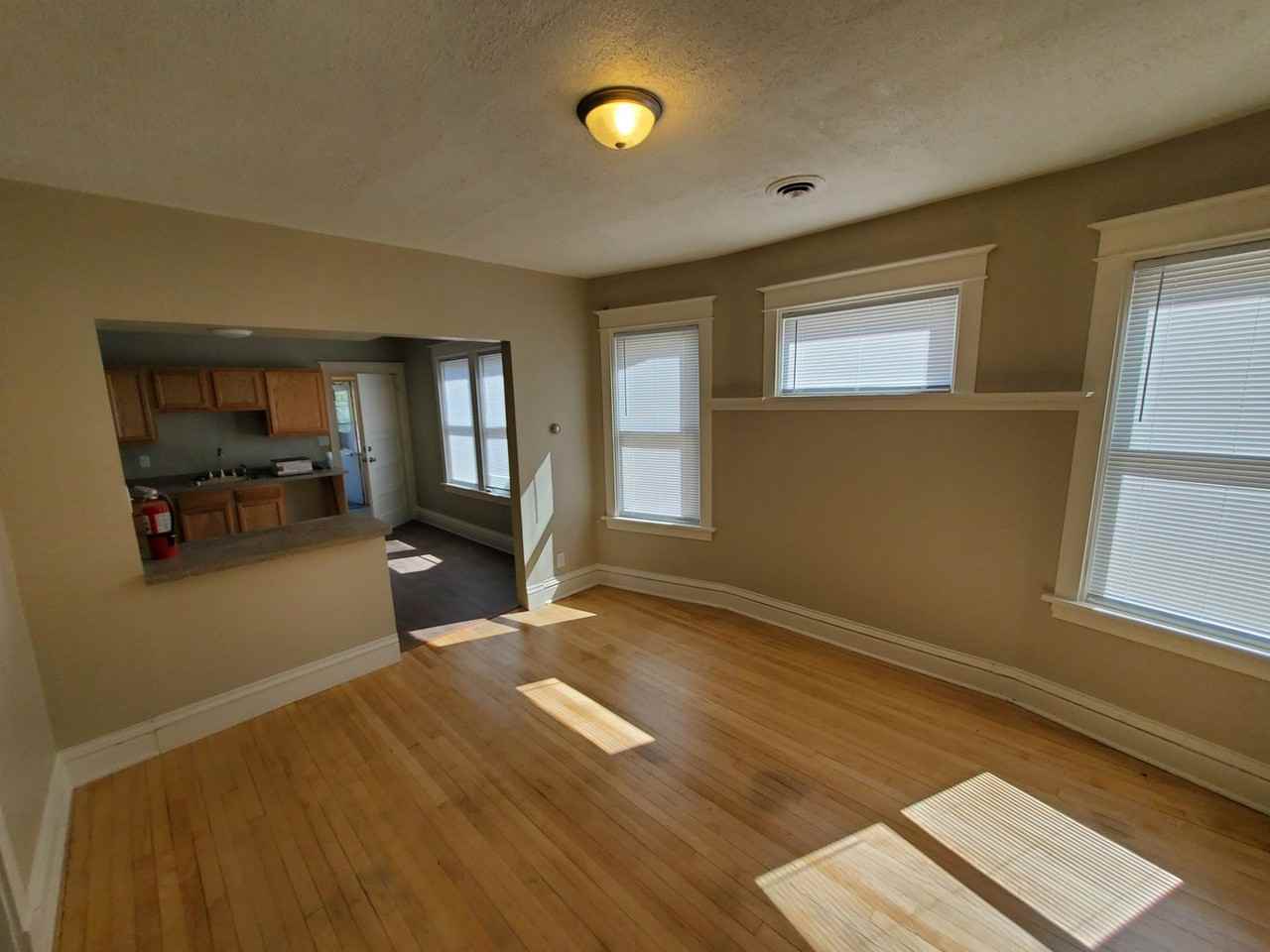 2214 W 3rd St - Photo 3 of 31