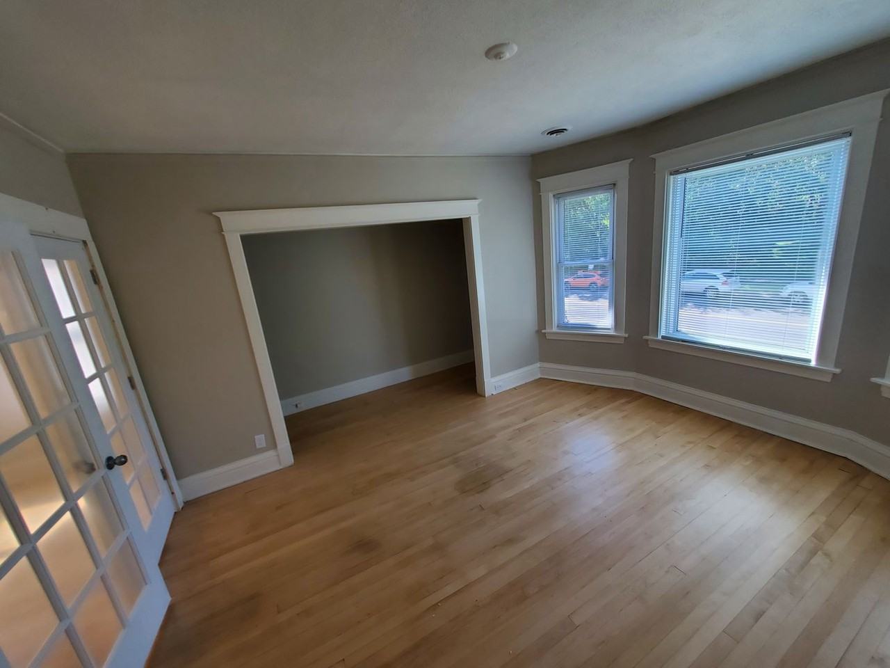 2214 W 3rd St - Photo 6 of 31