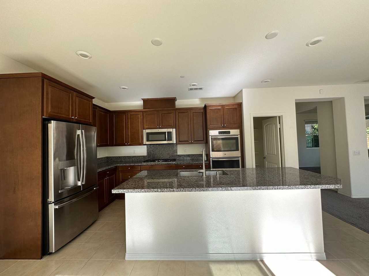 6852 Ripple Ct - Photo 5 of 22