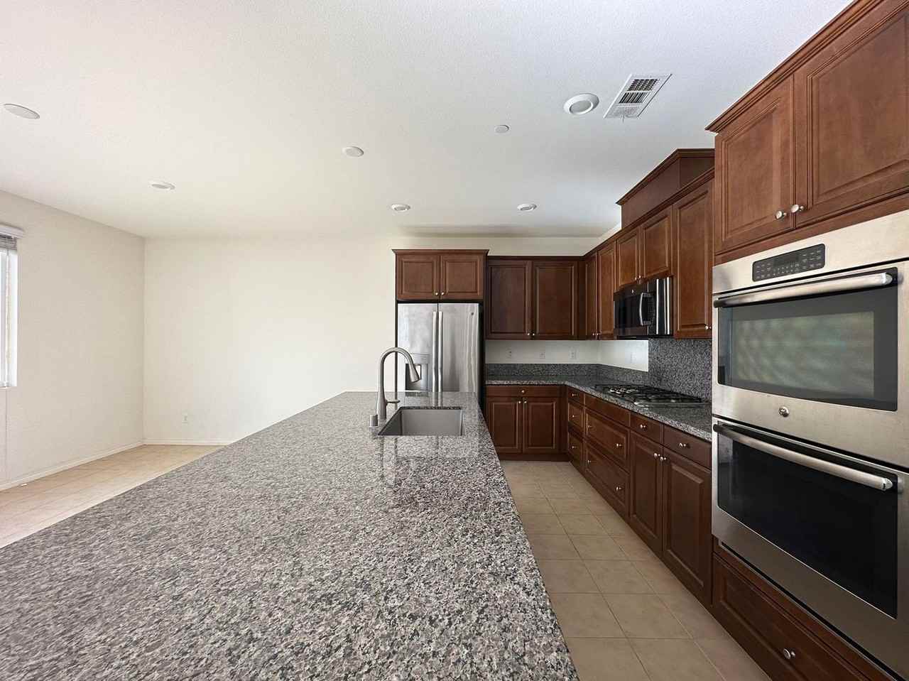 6852 Ripple Ct - Photo 6 of 22