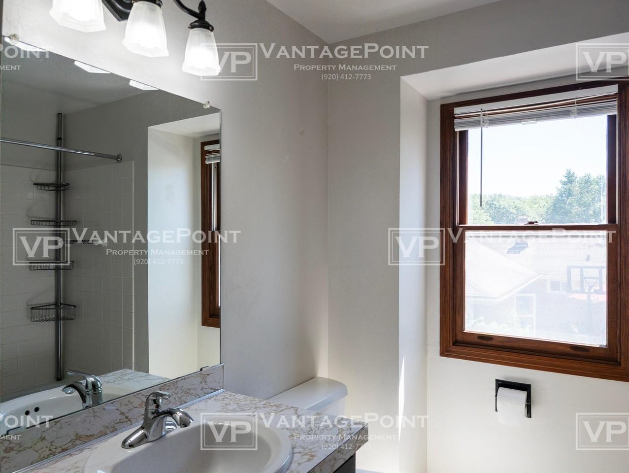 469 Taft St - Photo 2 of 15