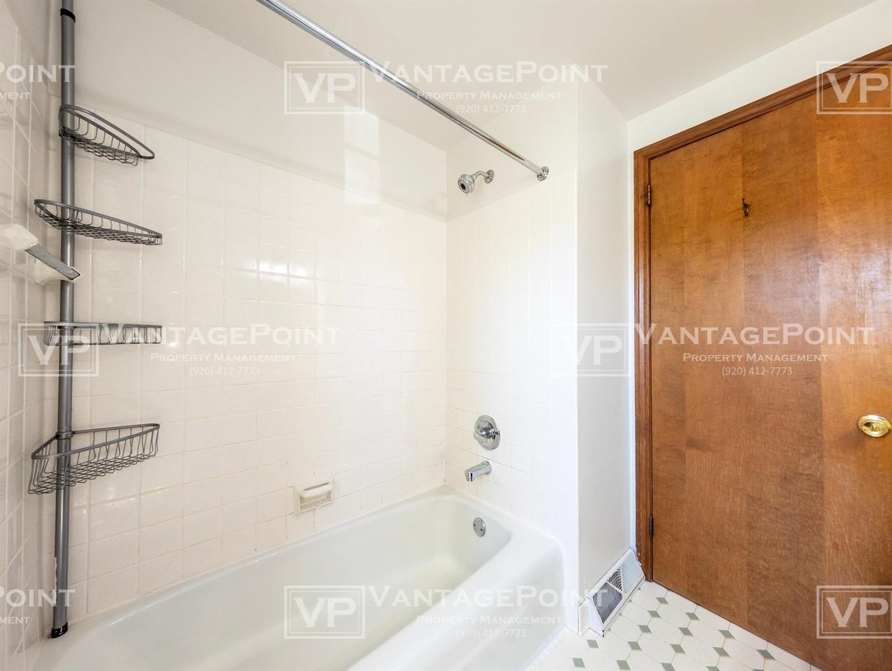 469 Taft St - Photo 3 of 15