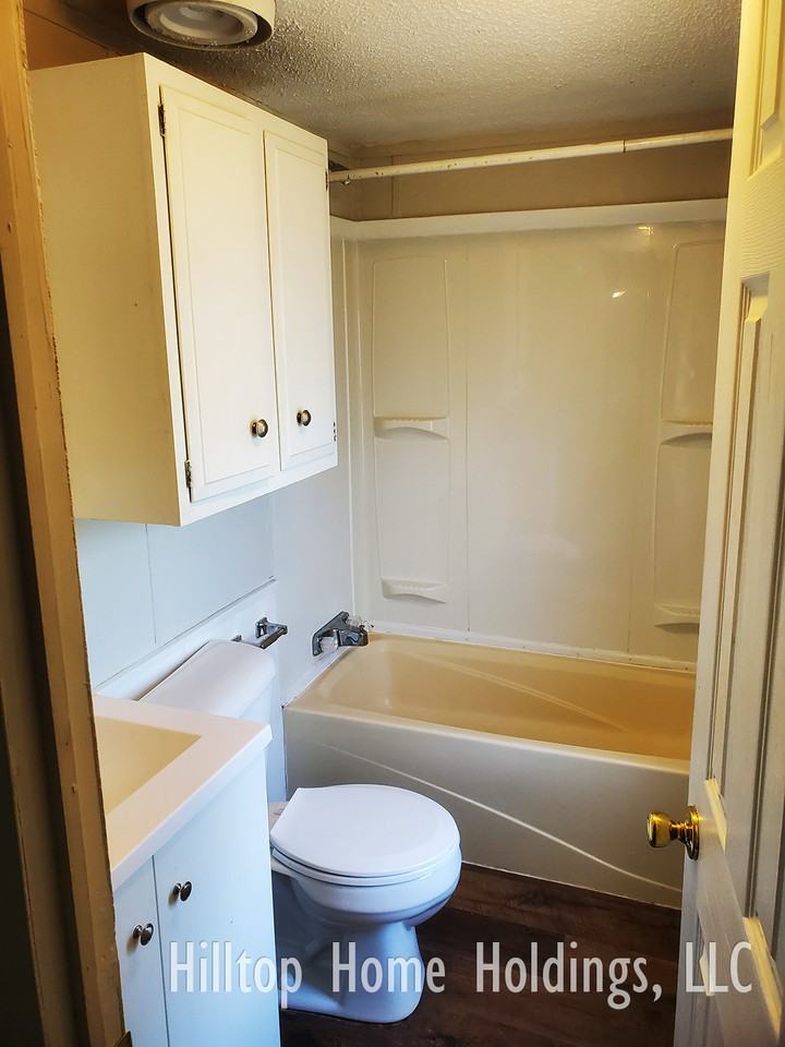 33 Hilltop Rd, Eldon, MO 65026 3 bedroom House Rental Zumper