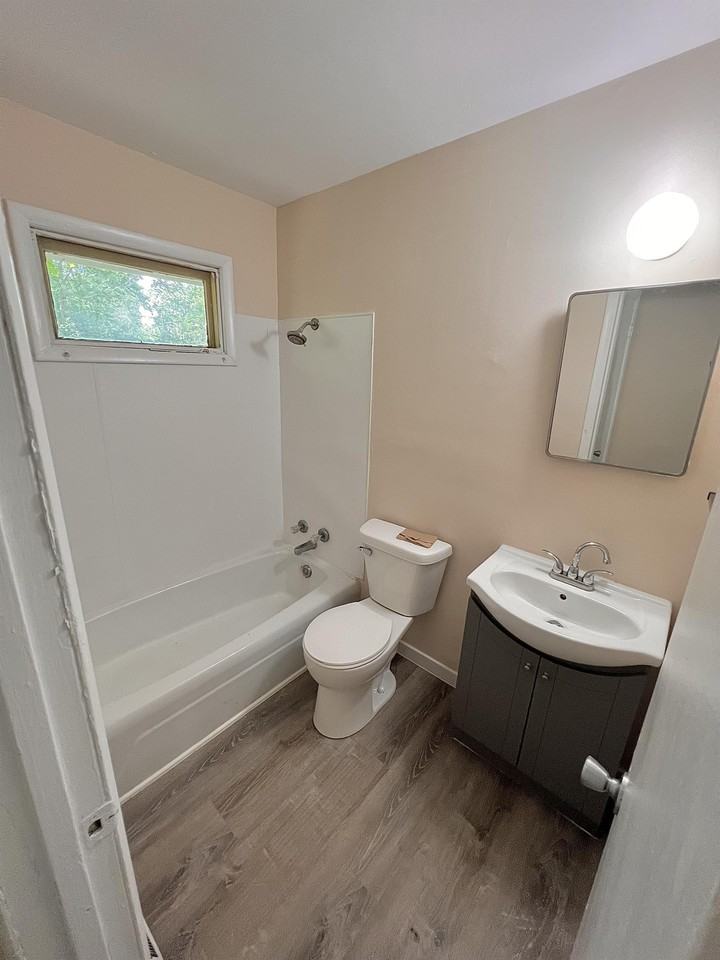 209 Bryant St - Photo 3 of 9